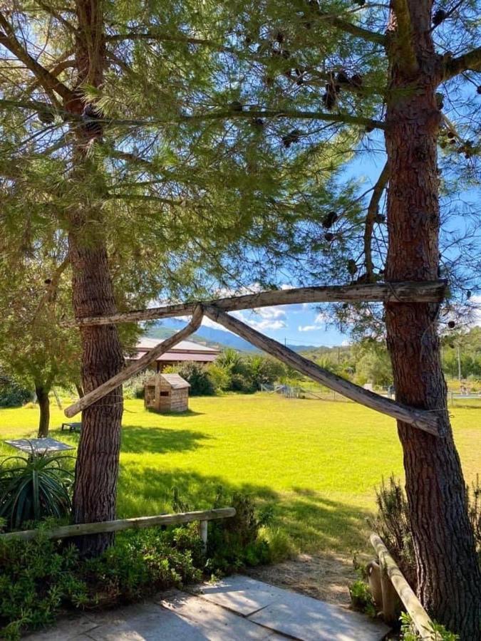 Agriturismo Su Niu Uta Buitenkant foto